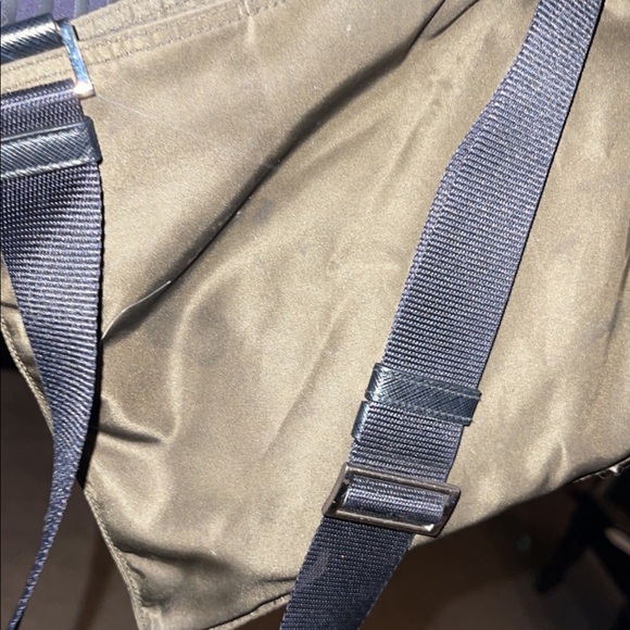 Adorable army green/olive PRADA purse shoulder strap - Picture 3 of 3